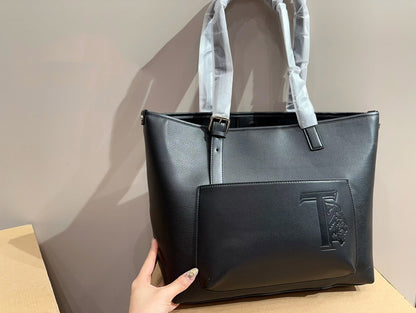 【TOD´S】レザーロゴ TRV ショッピングトートバッグ E/W MED