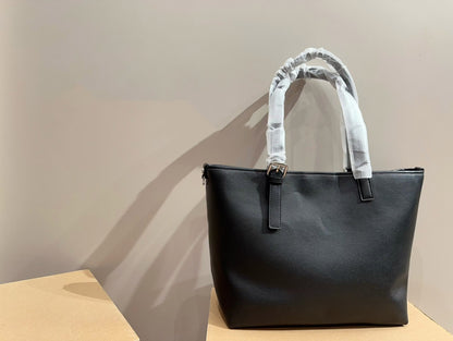 【TOD´S】レザーロゴ TRV ショッピングトートバッグ E/W MED