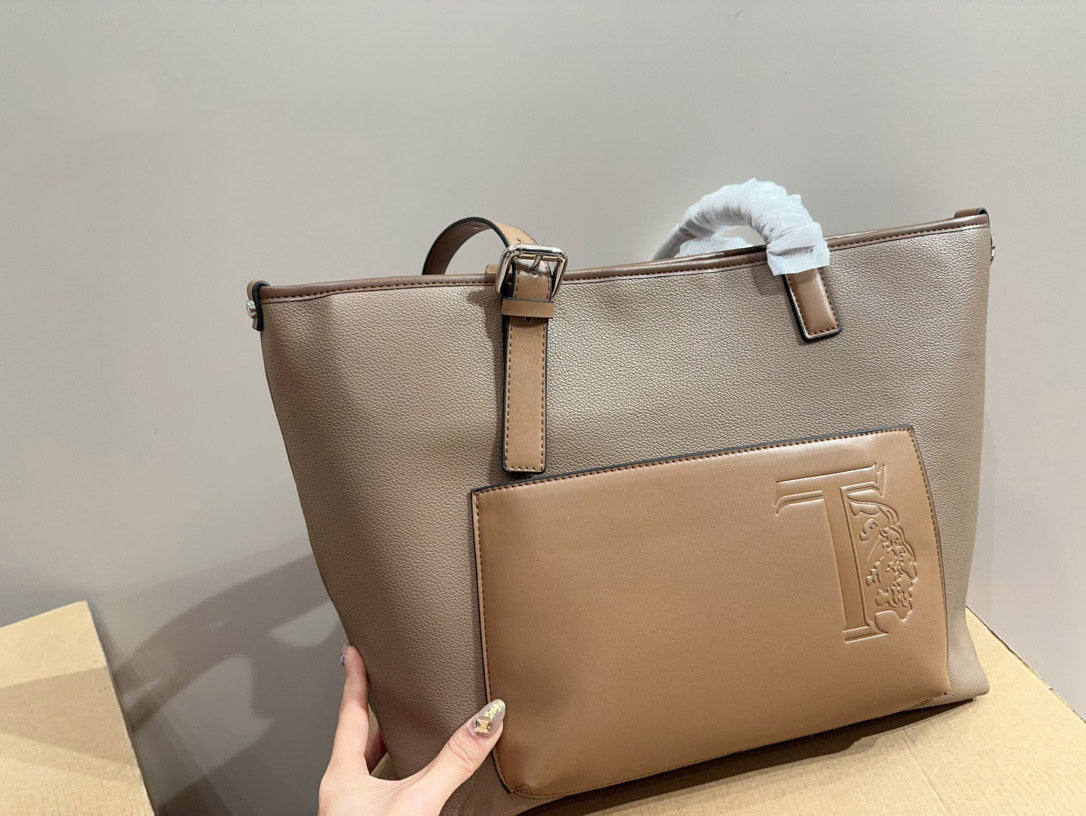 【TOD´S】レザーロゴ TRV ショッピングトートバッグ E/W MED