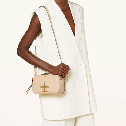 Tods（トッズ）Tタイムレスミニカメラバッグ