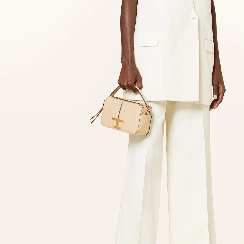 Tods（トッズ）Tタイムレスミニカメラバッグ